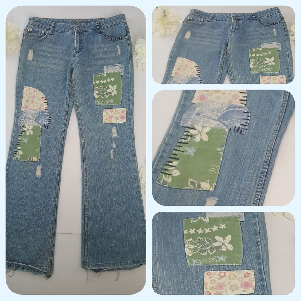 🌿🌸🏵Patched Distress 70s Hippie Flare Jeans